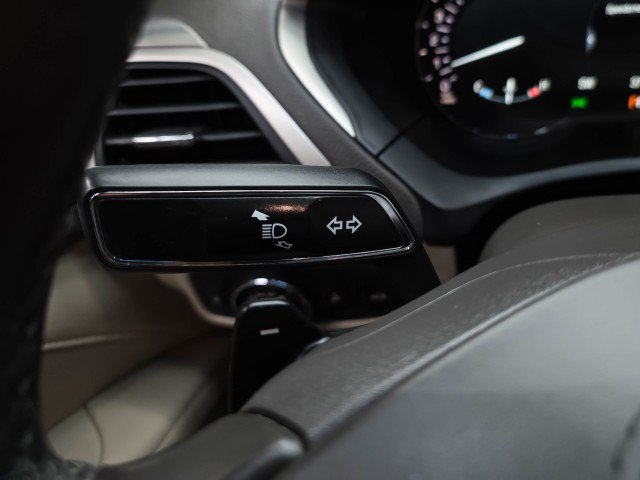 Used 2018 Lincoln MKZ Premiere FWD image 21
