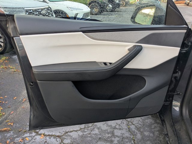 Used 2026 Tesla Model Y Long Range image 12