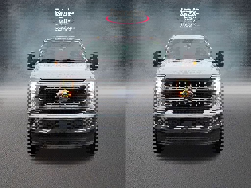 New 2025 Ford F550 4x4 Regular Cab Super Duty image 2