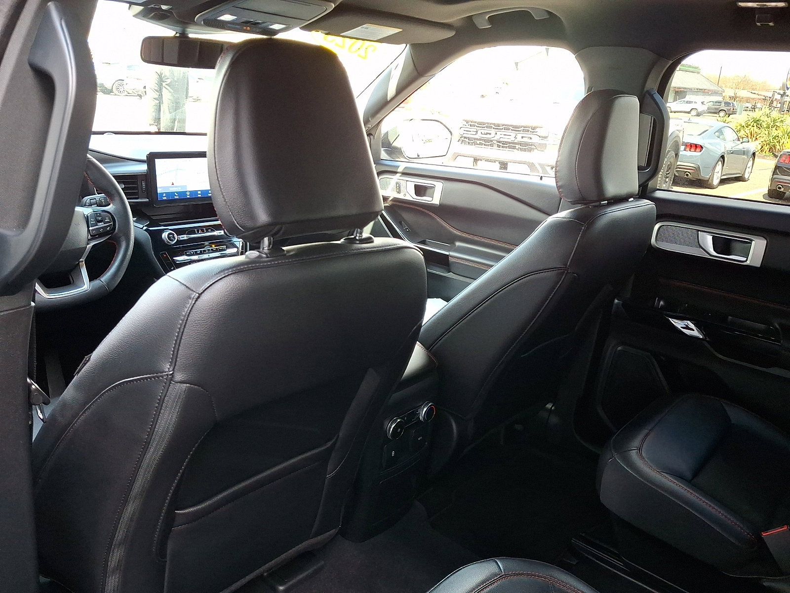 Certified 2023 Ford Explorer ST-Line w/ Class IV Trailer Tow Package image 12