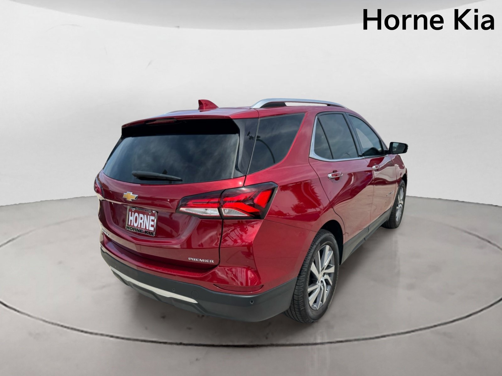 Used 2023 Chevrolet Equinox Premier FWD image 4