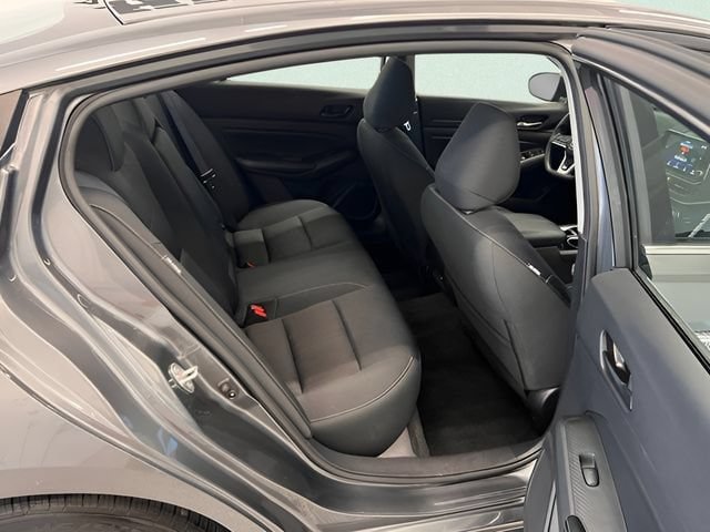 Used 2024 Nissan Altima 2.5 SV FWD image 10