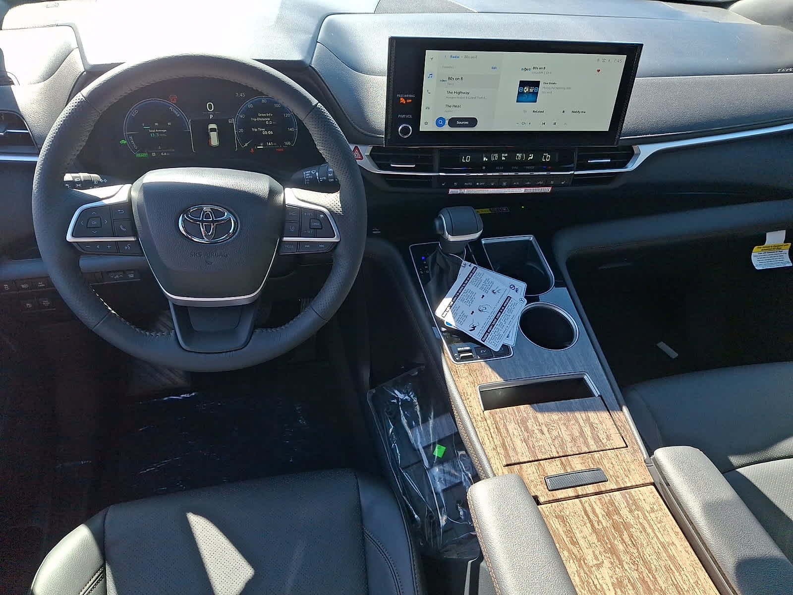 New 2026 Toyota Sienna Platinum AWD/4WD image 10