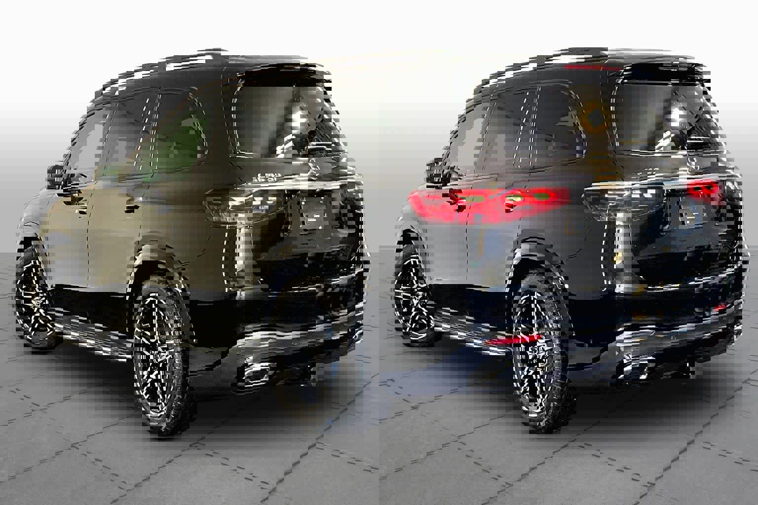 New 2026 Mercedes-Benz GLS 450 4MATIC image 3