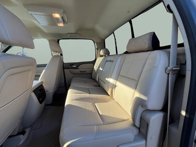 Used 2014 Chevrolet Silverado 2500 LTZ w/ LTZ Plus Package image 28