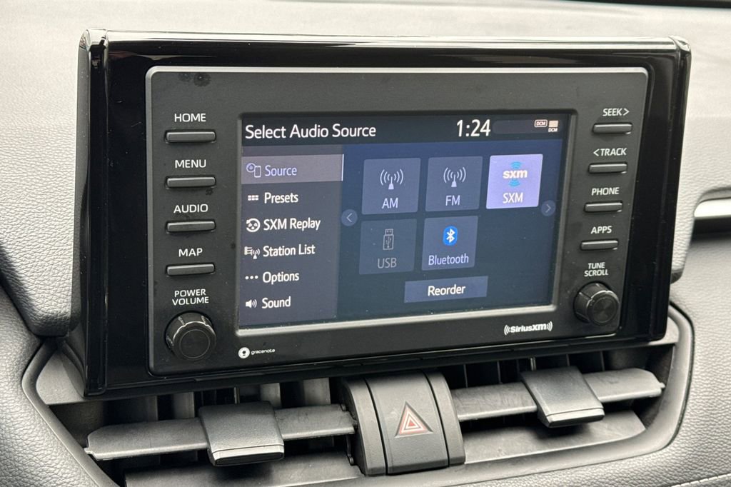 Used 2022 Toyota RAV4 LE image 19