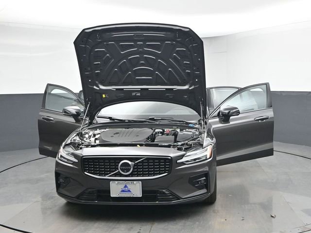 Used 2025 Volvo S60 B5 Plus image 49