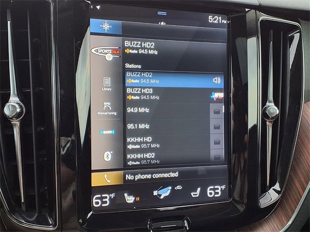 Used 2019 Volvo XC60 T5 Momentum w/ Multimedia Package image 16