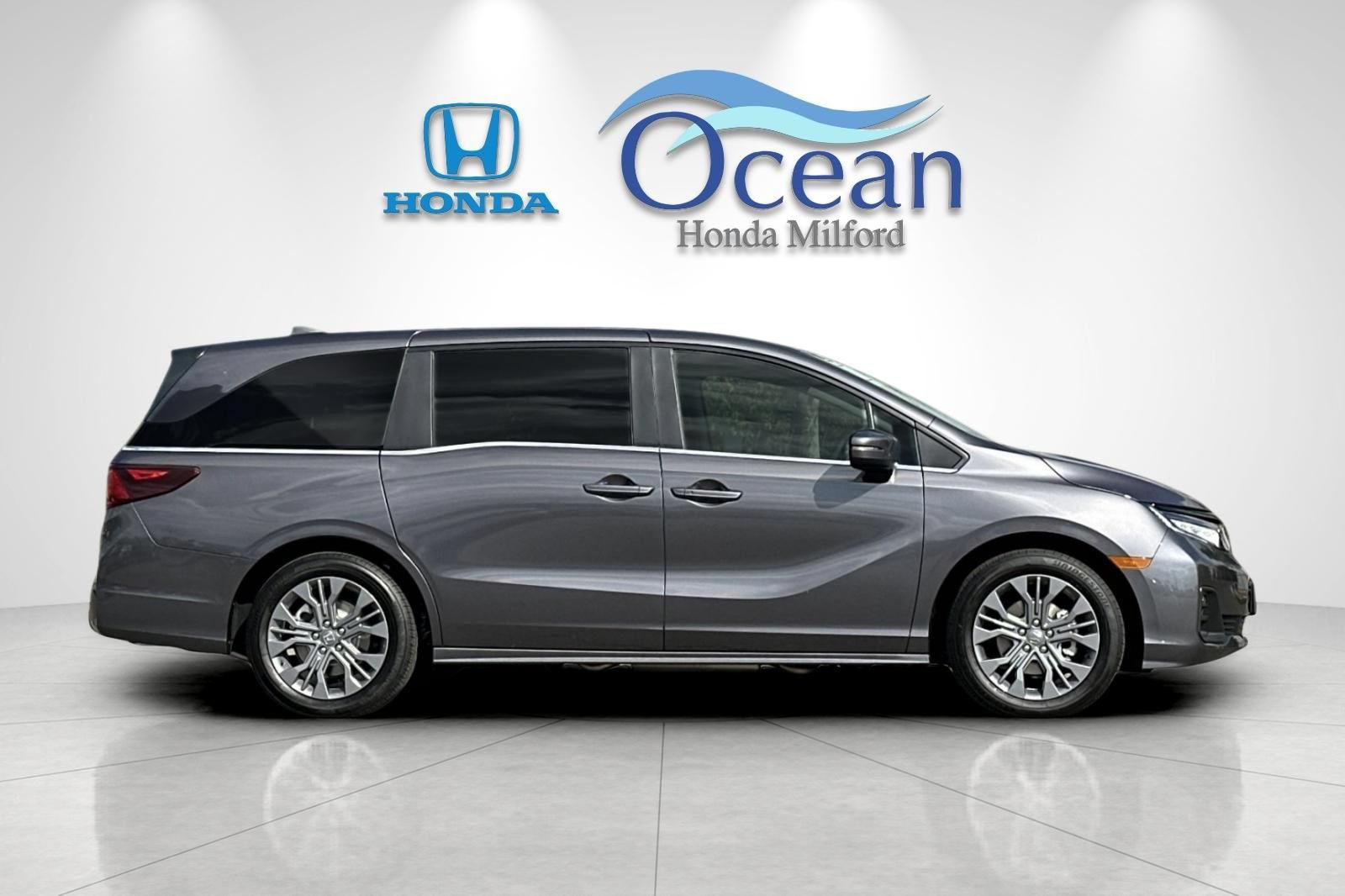 New 2026 Honda Odyssey Touring image 6
