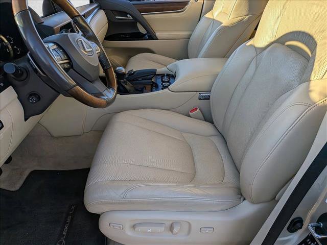 Used 2016 Lexus LX 570 4WD image 17