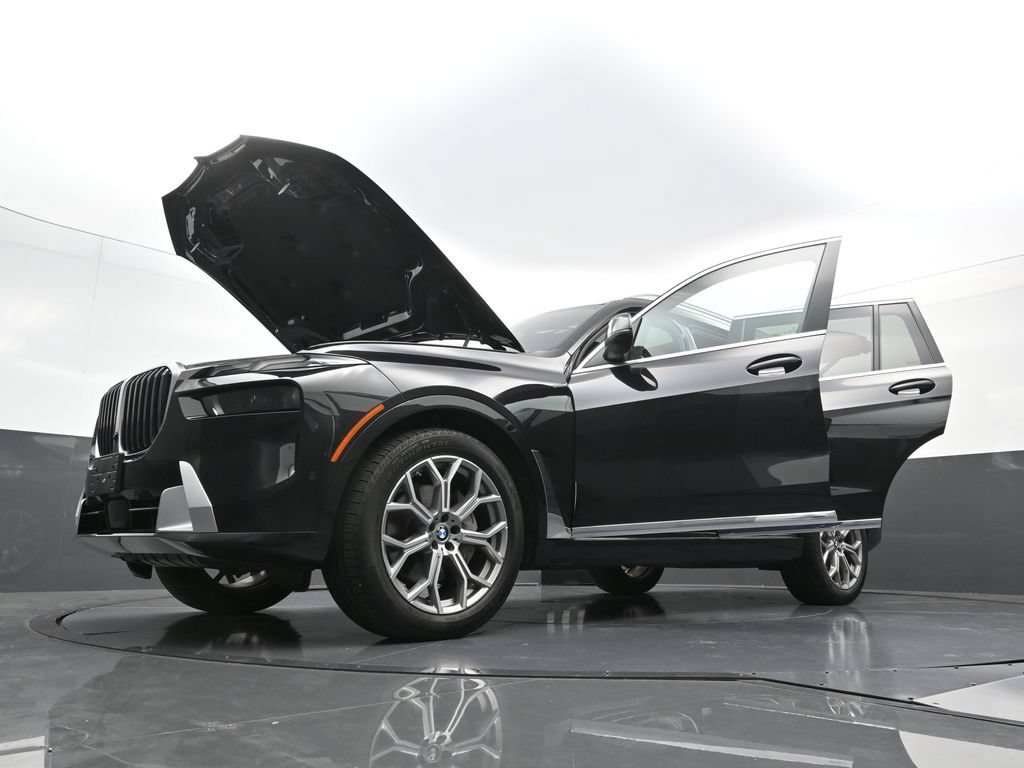 Used 2024 BMW X7 xDrive40i AWD/4WD image 42