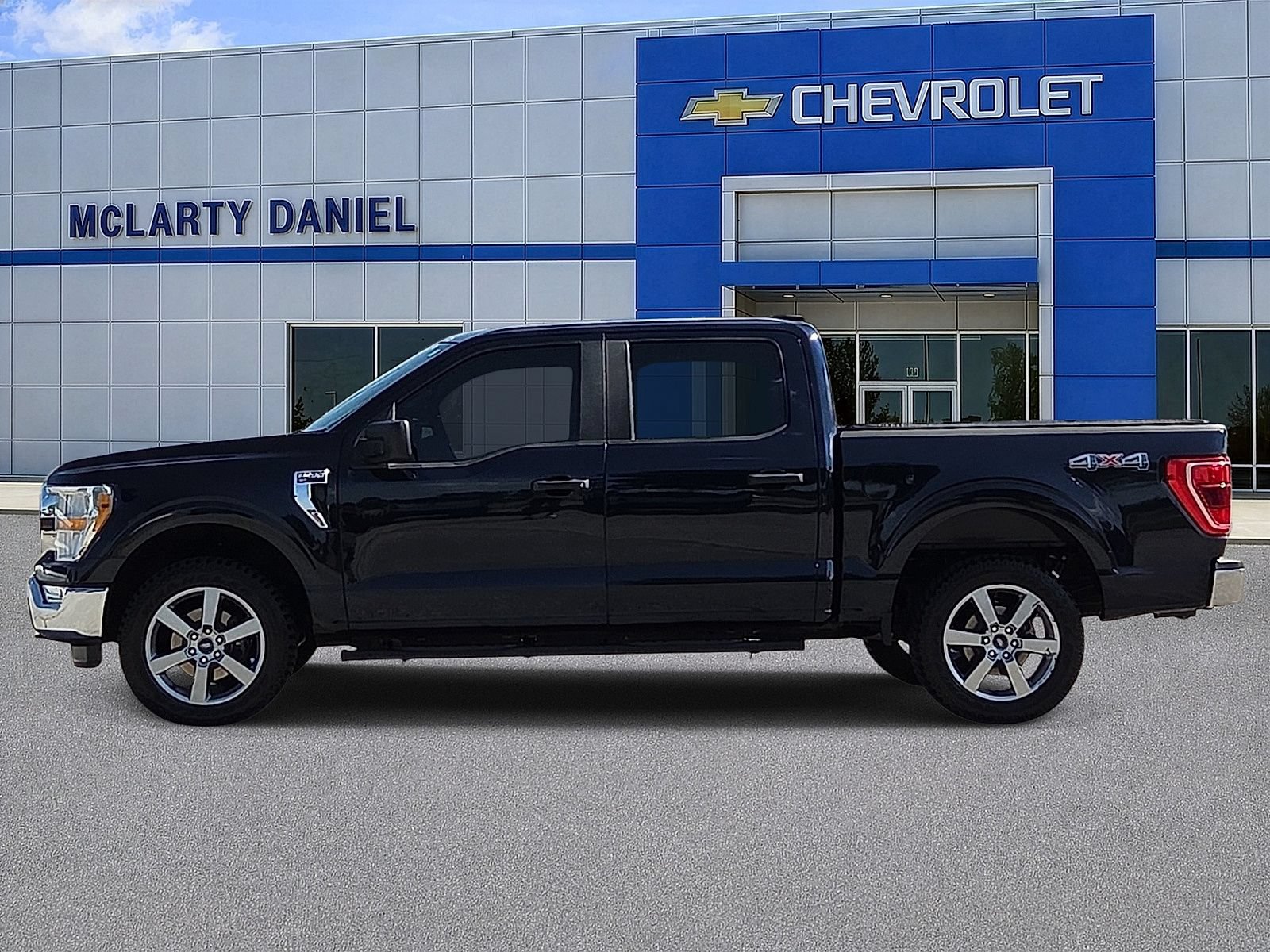 Used 2021 Ford F150 XLT AWD/4WD image 3