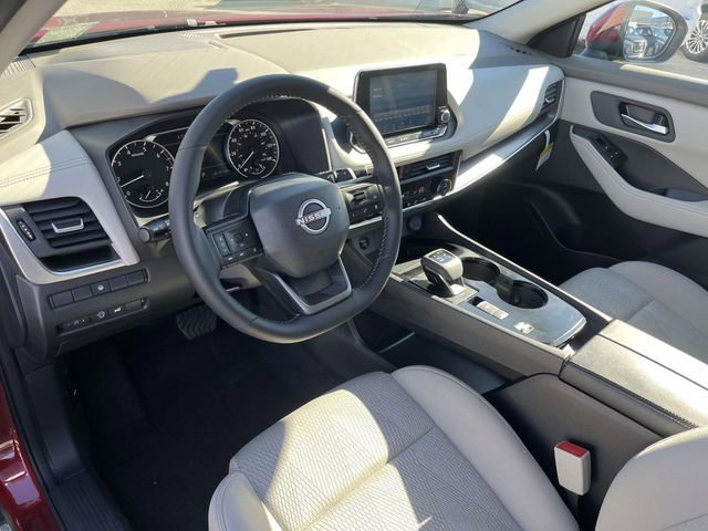 Used 2025 Nissan Rogue SV image 18