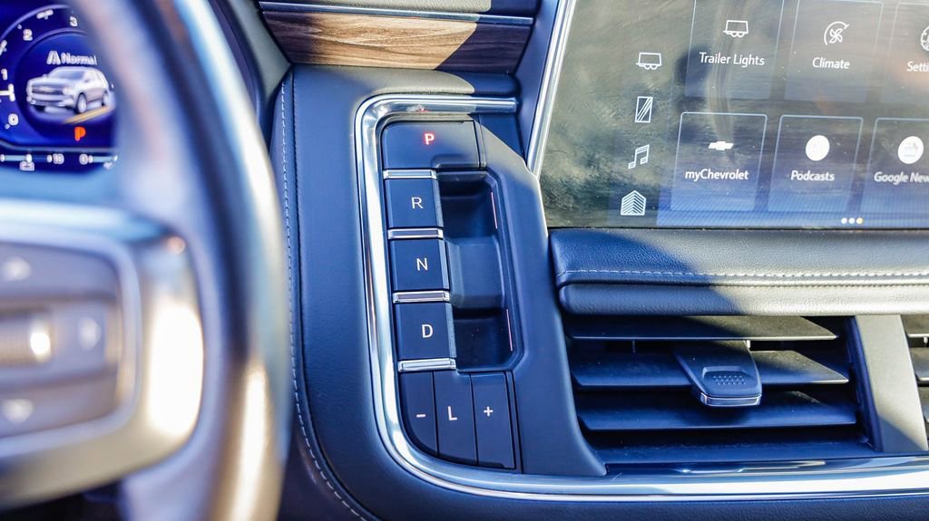 Used 2023 Chevrolet Tahoe Z71 w/ Luxury Package image 22