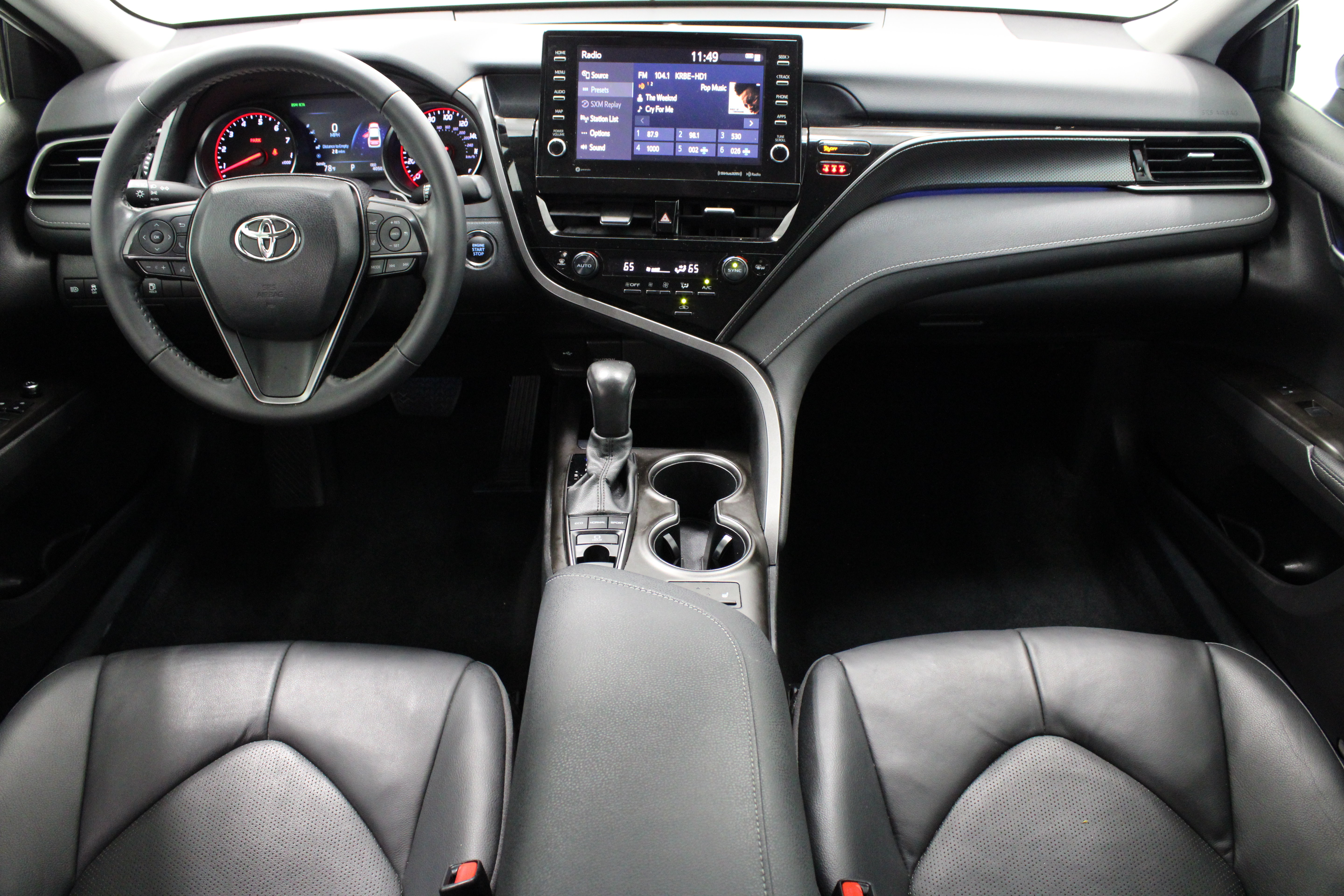 Used 2023 Toyota Camry XSE FWD image 30