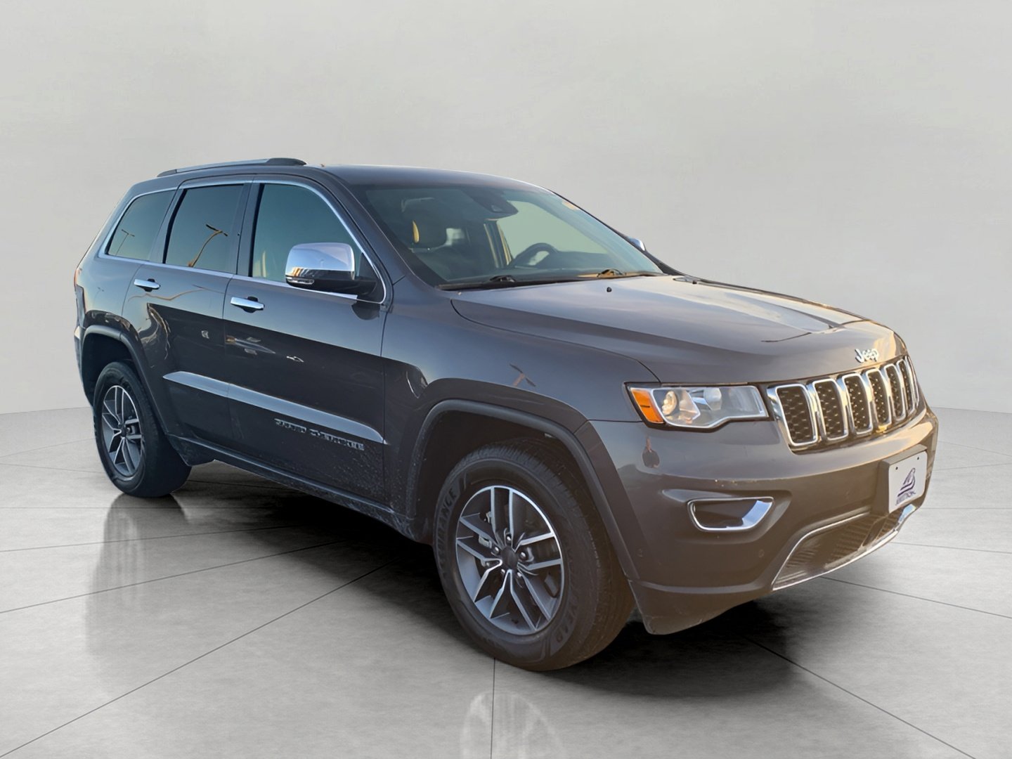 Used 2021 Jeep Grand Cherokee Limited w/ Luxury Group II image 1