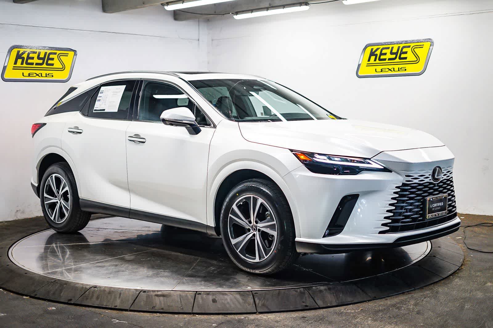 Used 2024 Lexus RX 350 Premium w/ Accessory Package (Z1) FWD image 5
