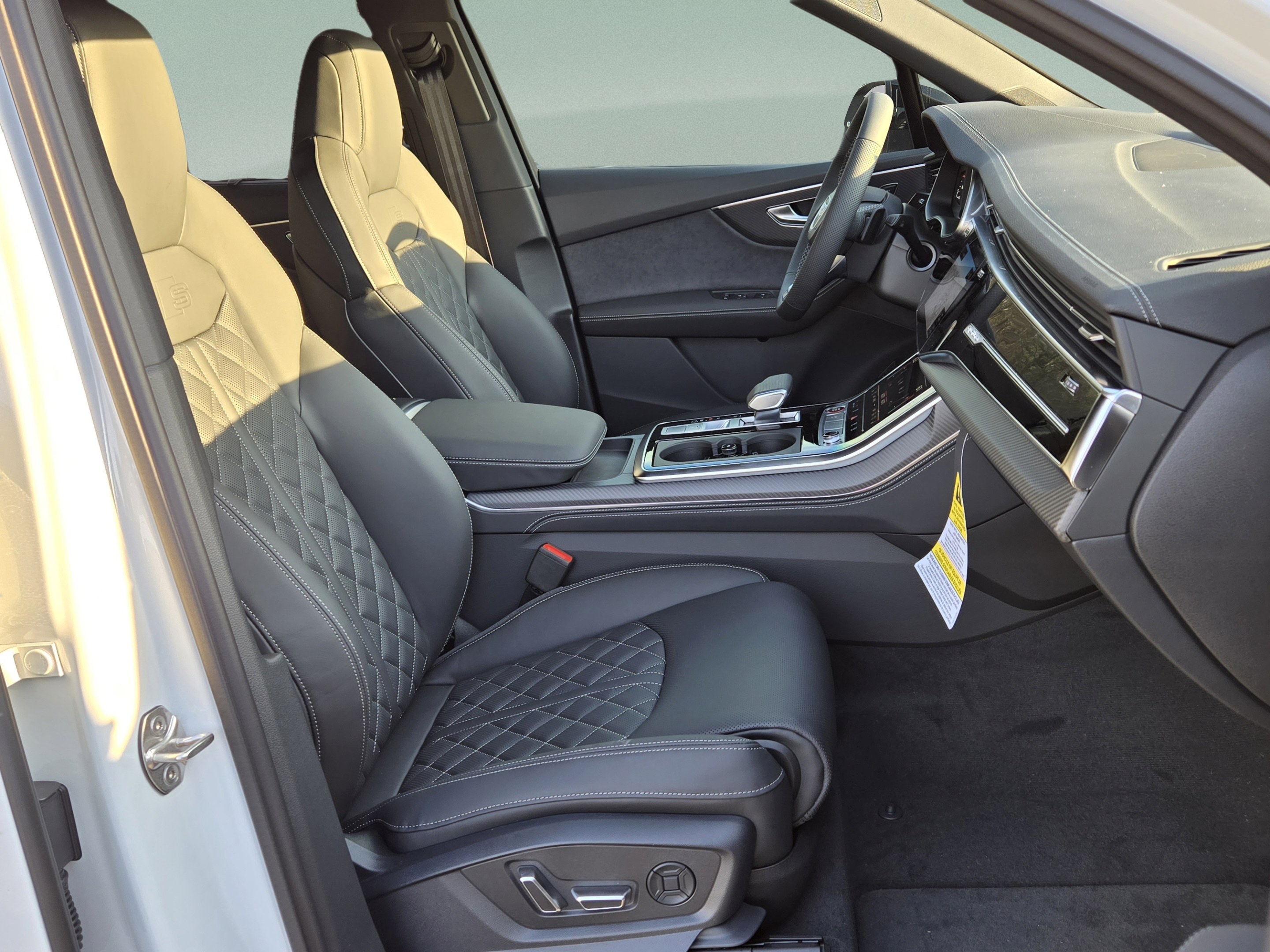 New 2026 Audi SQ7 Premium Plus AWD/4WD image 14