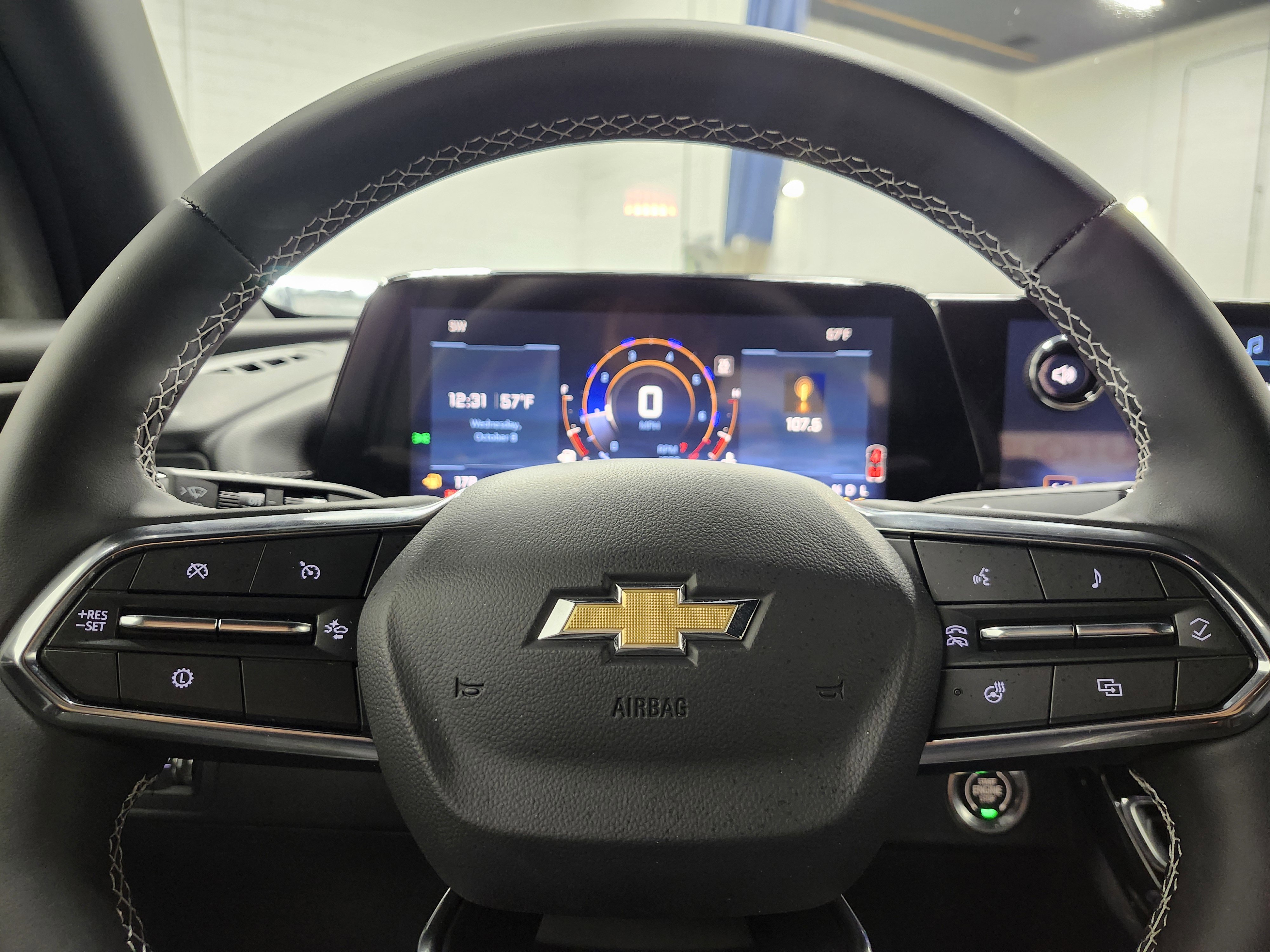 Used 2025 Chevrolet Traverse LT w/ Driver Confidence Package image 21