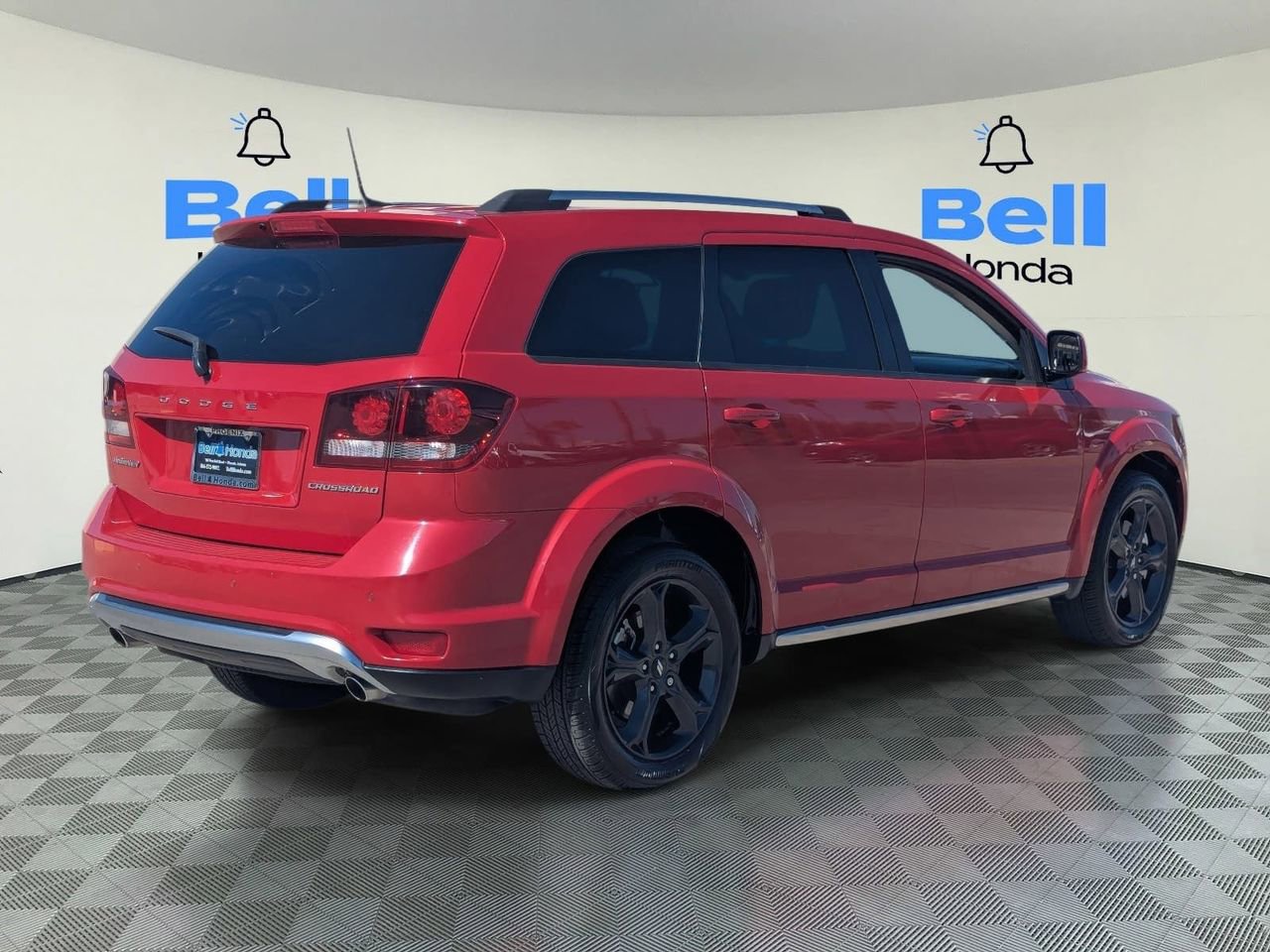 Used 2019 Dodge Journey Crossroad w/ Driver Convenience Group FWD image 4