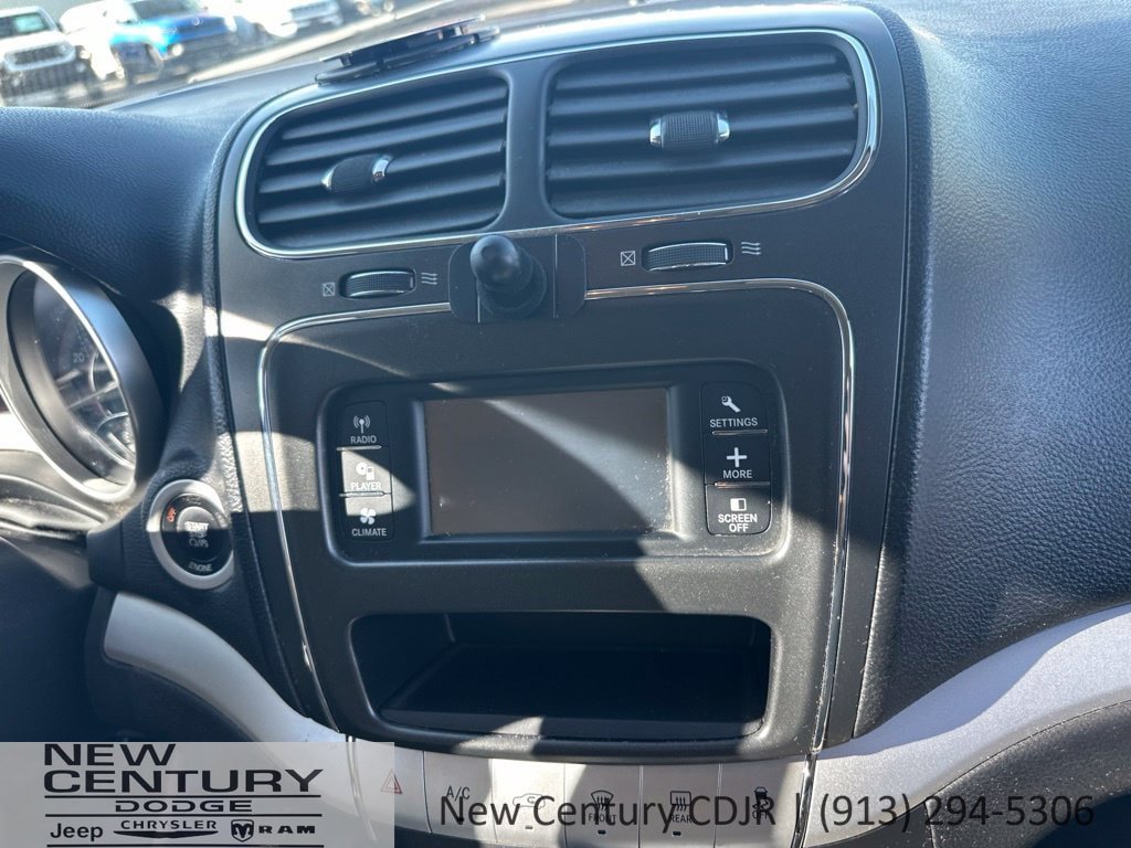 Used 2016 Dodge Journey SXT w/ Comfort/Convenience Group FWD image 18