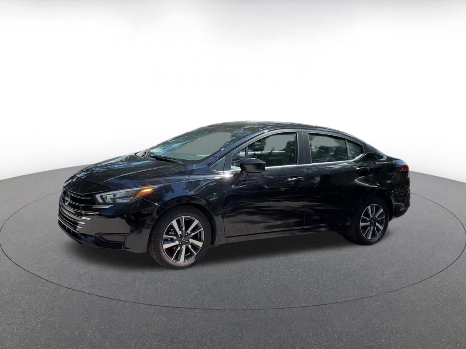 Used 2025 Nissan Versa SV FWD image 7
