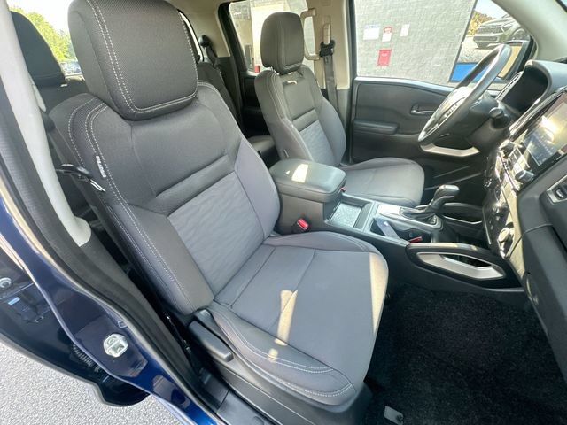 Used 2022 Nissan Frontier SV AWD/4WD image 25