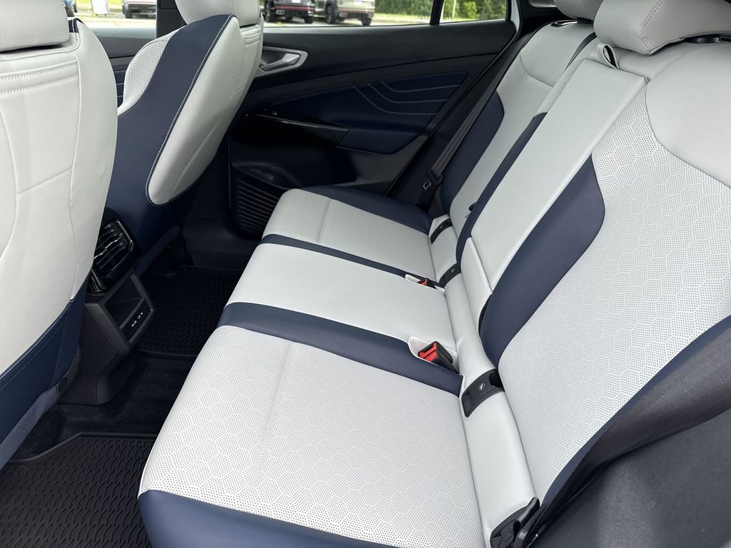New 2025 Volkswagen ID.4 Pro S image 28
