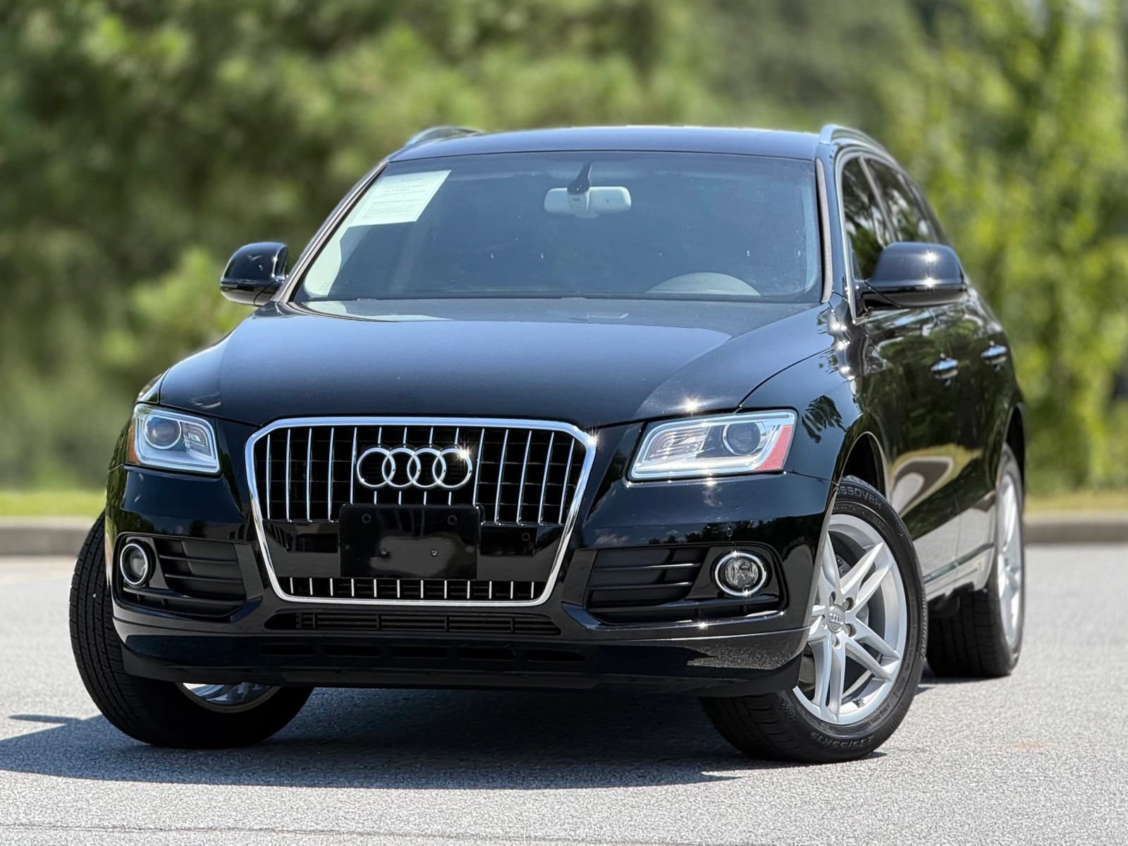 Used 2017 Audi Q5 2.0T Premium Plus w/ Technology Package AWD/4WD image 2