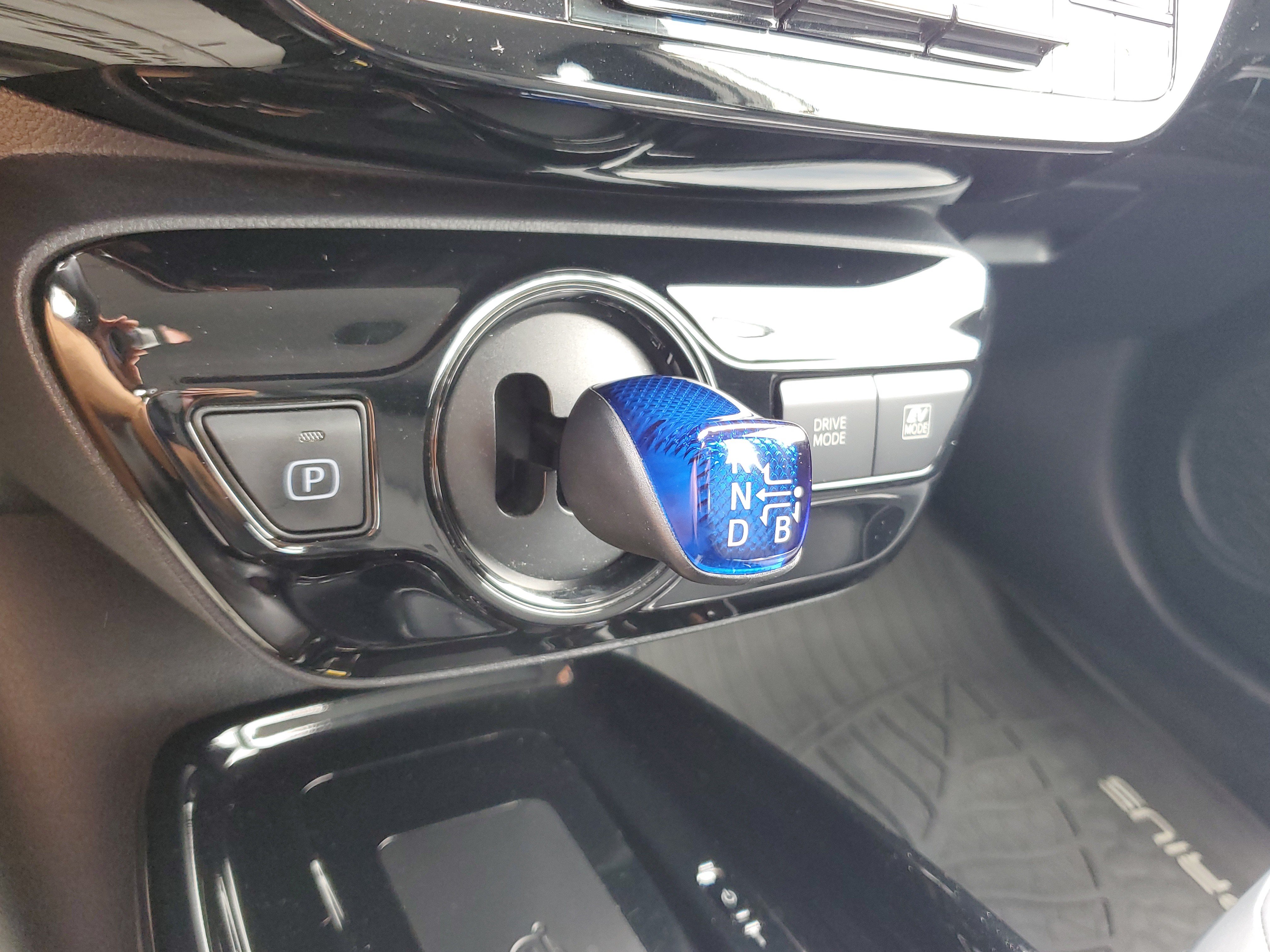 Used 2019 Toyota Prius XLE AWD/4WD image 26