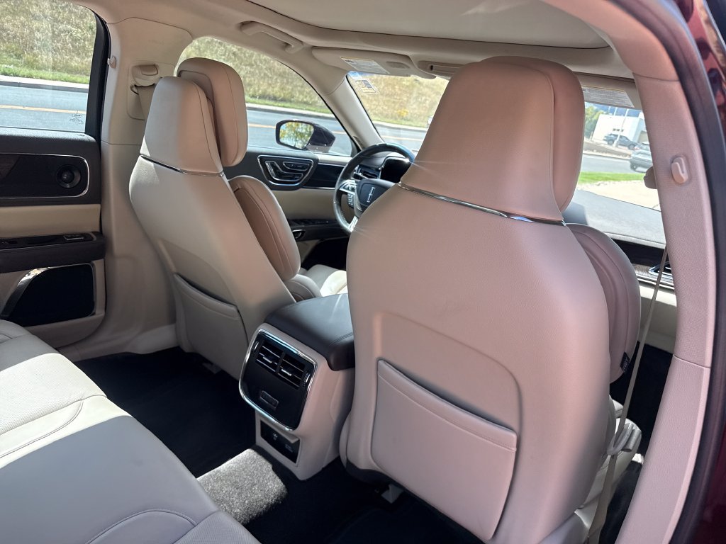 Used 2017 Lincoln Continental Select w/ Climate Package AWD/4WD image 26