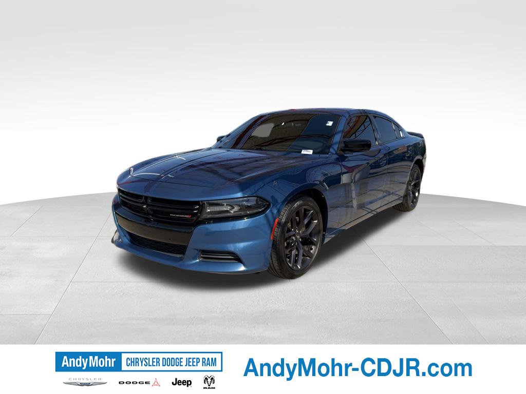 Used 2020 Dodge Charger SXT w/ Blacktop Package RWD image 3