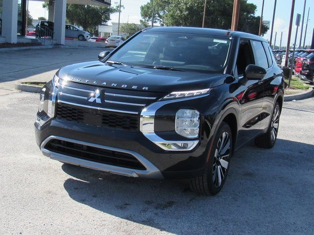 New 2025 Mitsubishi Outlander SE image 6