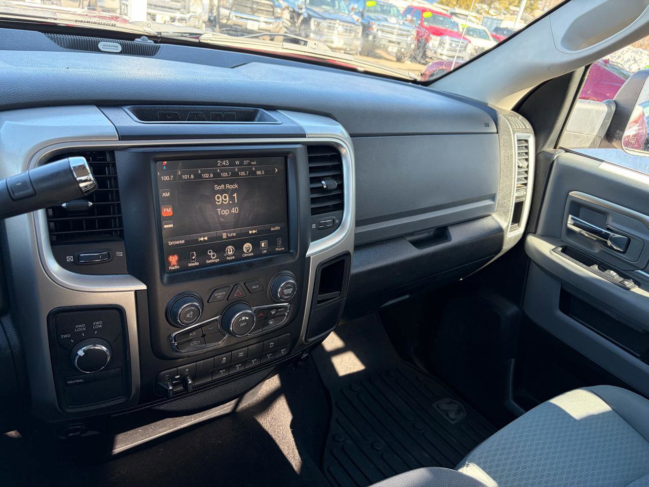 Used 2015 RAM 2500 SLT image 37