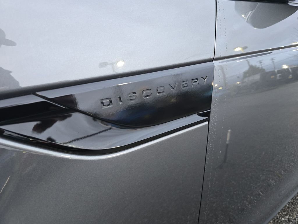 Used 2017 Land Rover Discovery HSE image 38