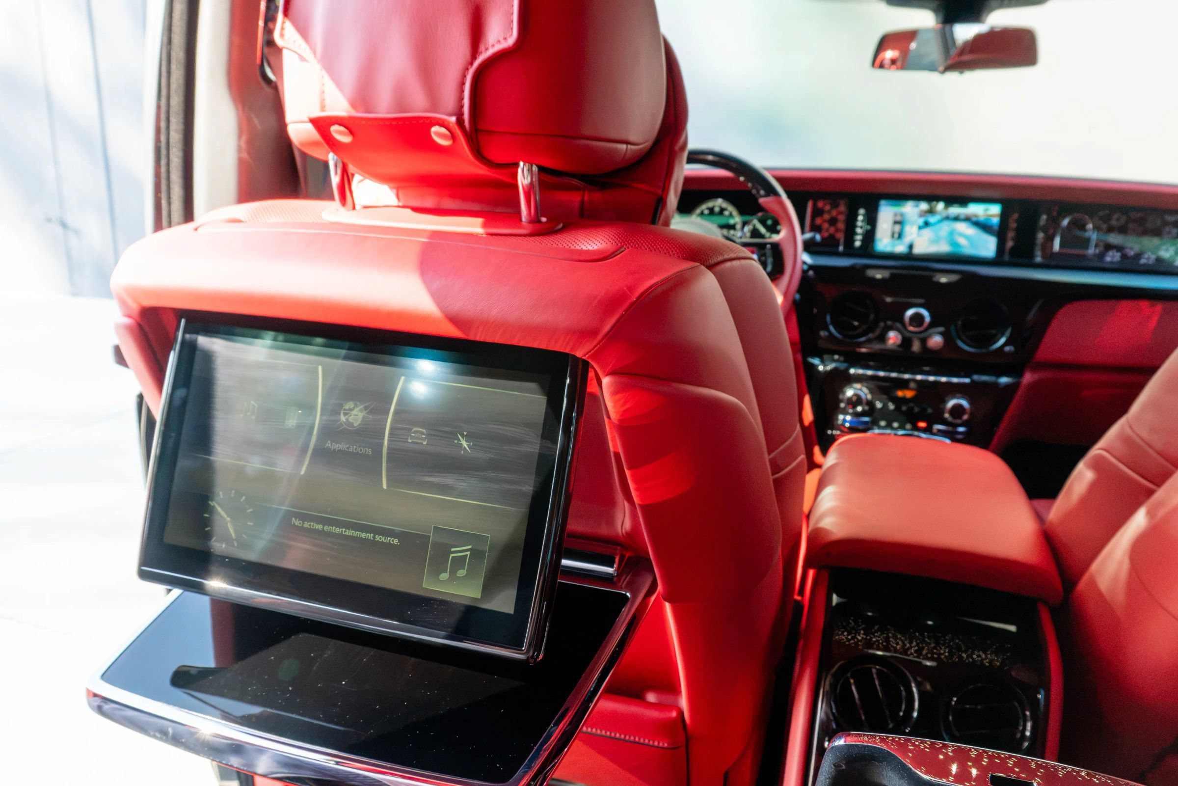 Used 2024 Rolls-Royce Phantom Sedan w/ The Phantom Package RWD image 71