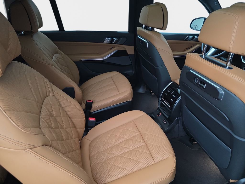 New 2026 BMW X7 xDrive40i w/ M Sport Package image 11
