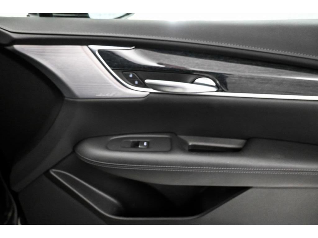 Certified 2022 Cadillac XT5 Premium Luxury image 17