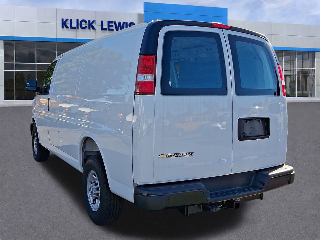 New 2025 Chevrolet Express 3500 WT Van w/ Driver Convenience Package image 4