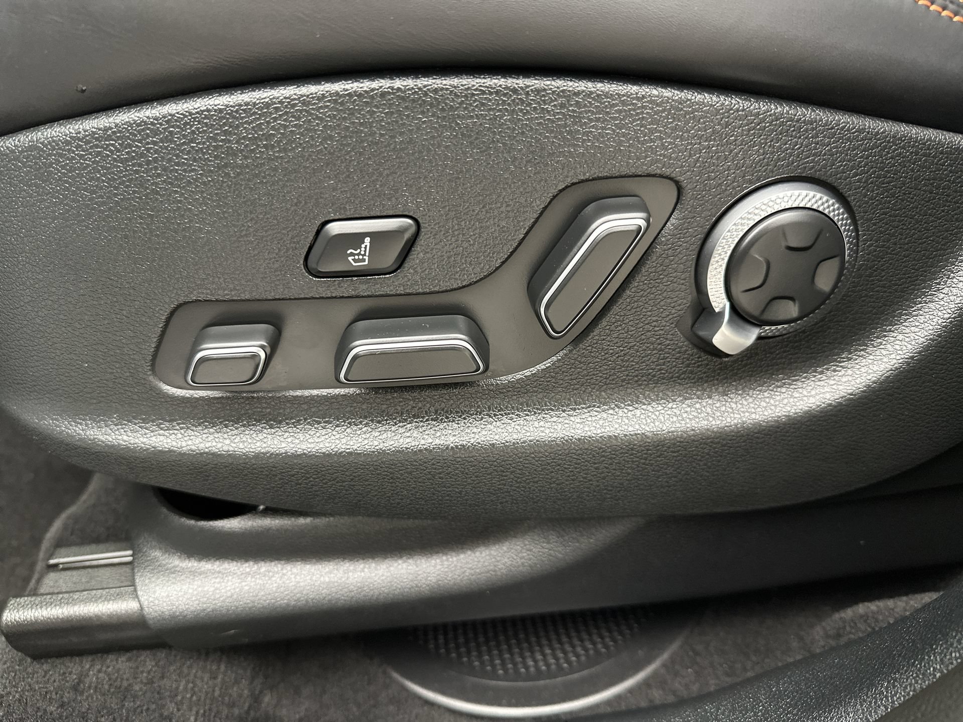Certified 2026 Genesis GV70 3.5T Sport Prestige AWD/4WD image 12