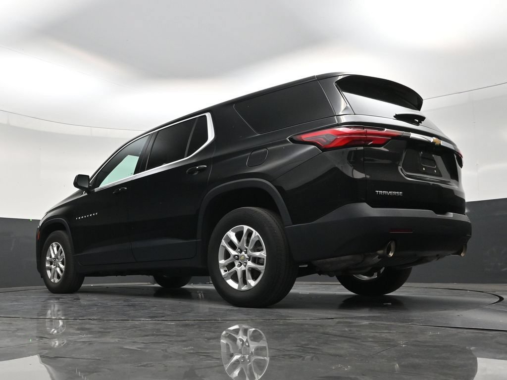 Used 2023 Chevrolet Traverse LS FWD image 22