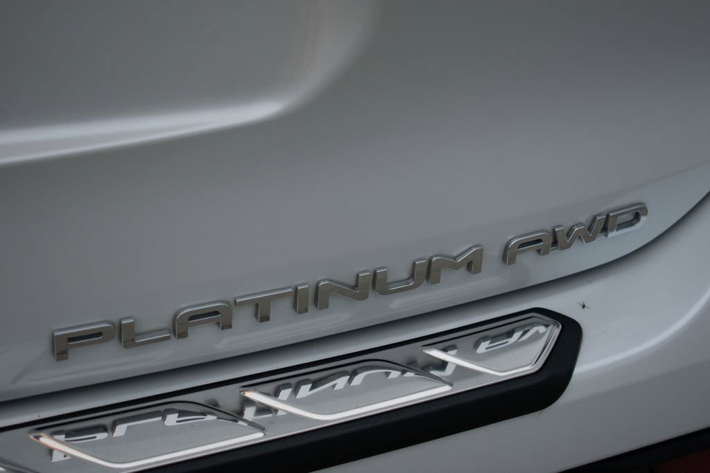 Used 2024 Toyota Highlander Limited image 10