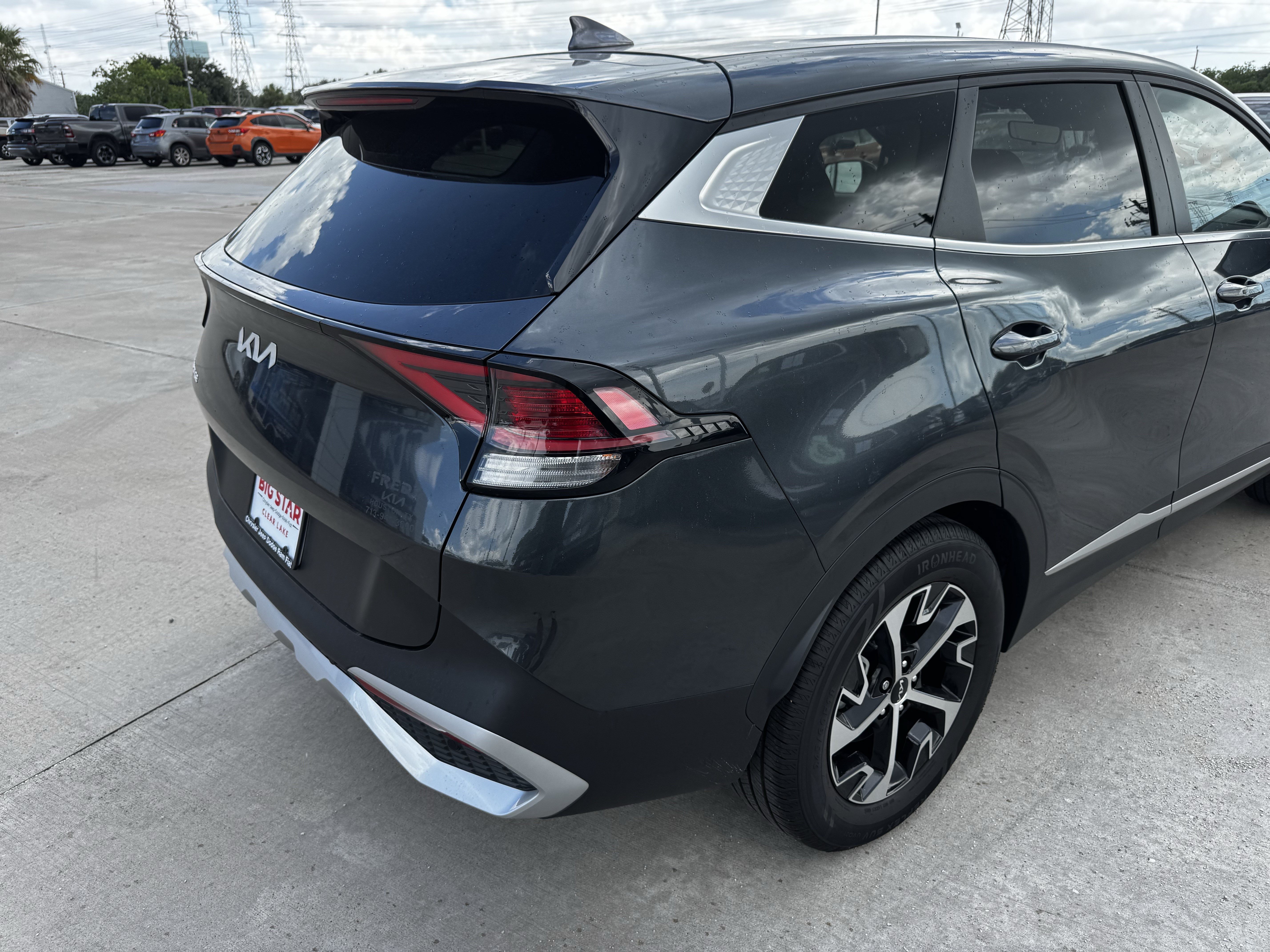 Used 2025 Kia Sportage EX FWD image 8