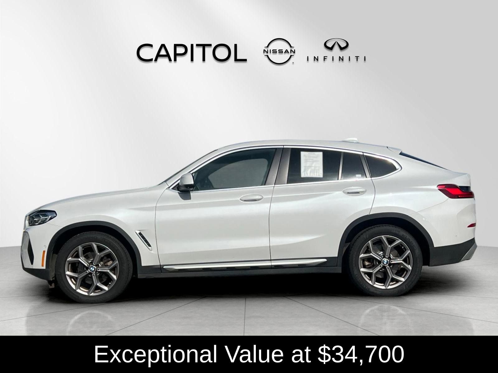 Used 2023 BMW X4 xDrive30i image 2