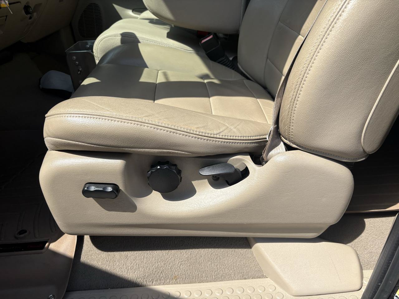 Used 2006 Ford F250 Lariat AWD/4WD image 24
