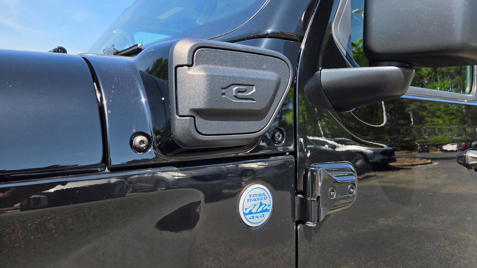 Used 2023 Jeep Wrangler Sahara w/ Cold Weather Group image 17