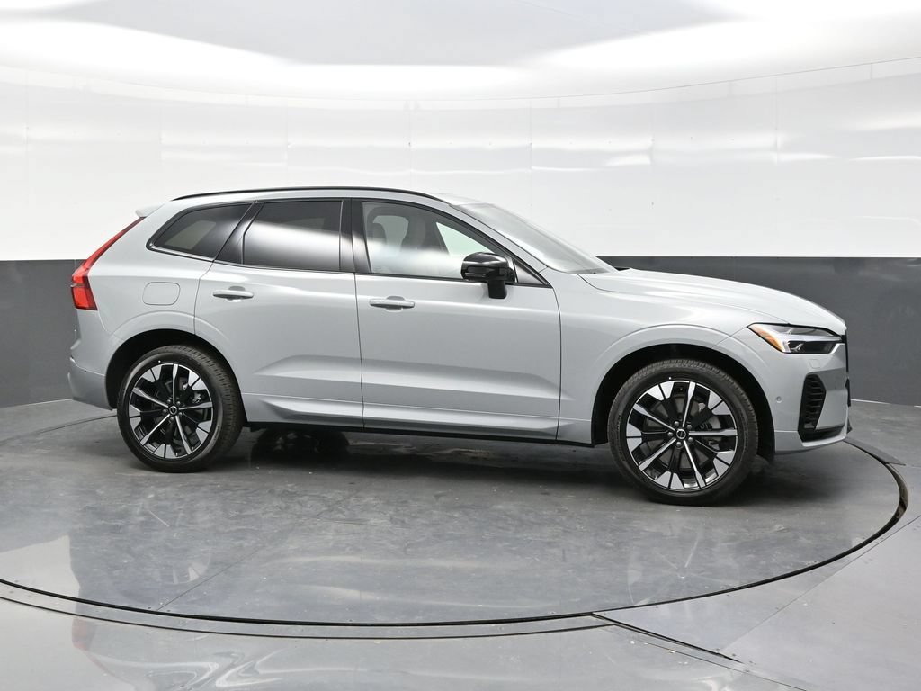 New 2026 Volvo XC60 T8 Plus w/ Climate Package PRO AWD/4WD image 8