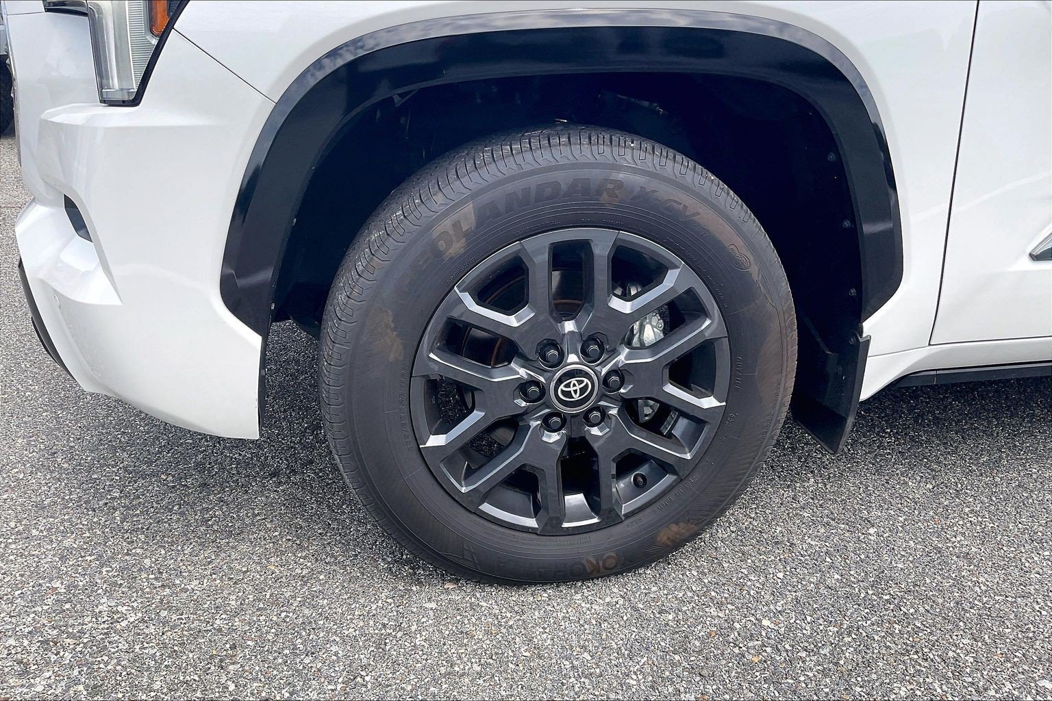 Used 2025 Toyota Sequoia Platinum AWD/4WD image 9