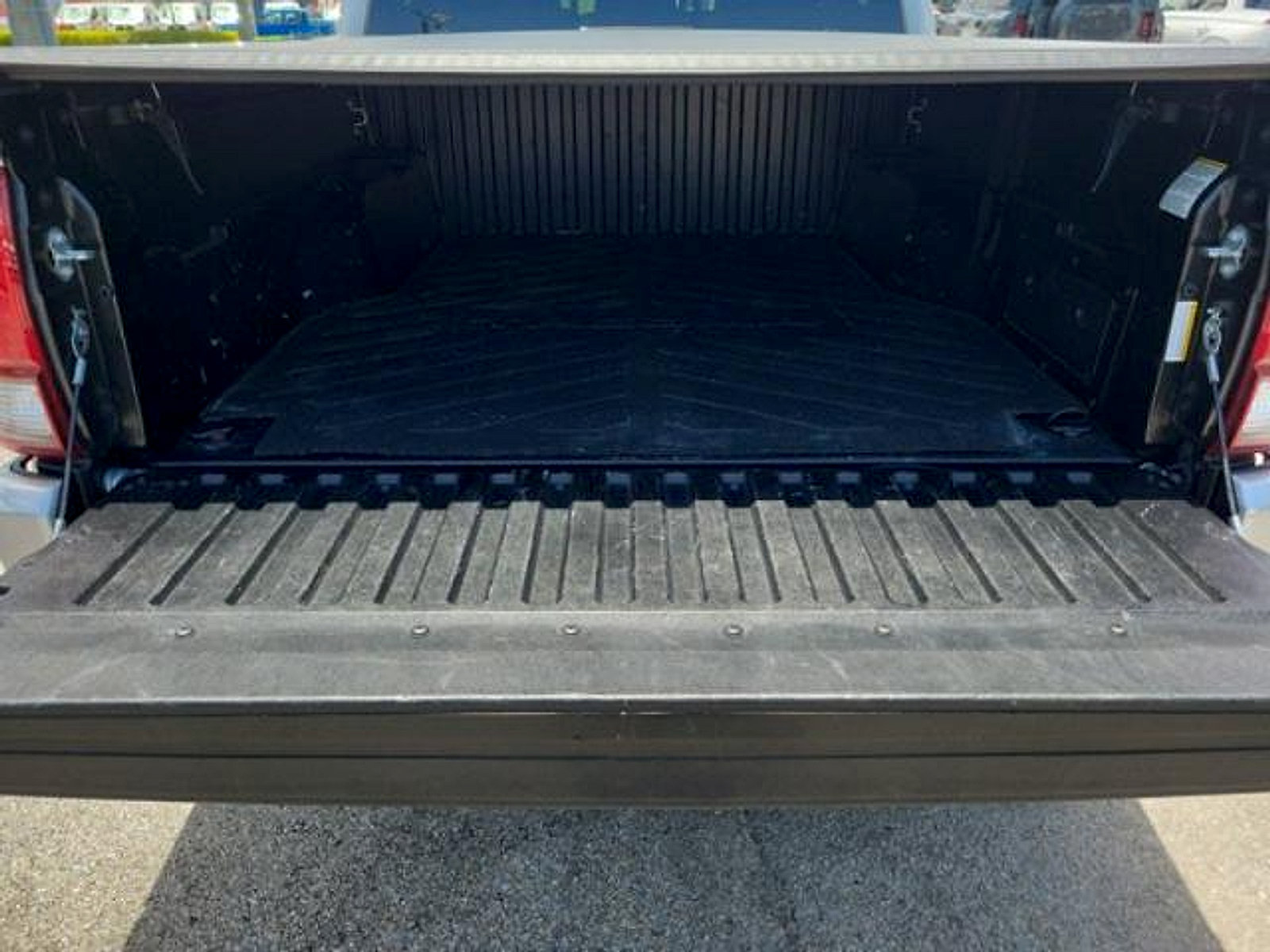 Used 2022 Toyota Tacoma SR5 w/ Technology Package RWD image 10