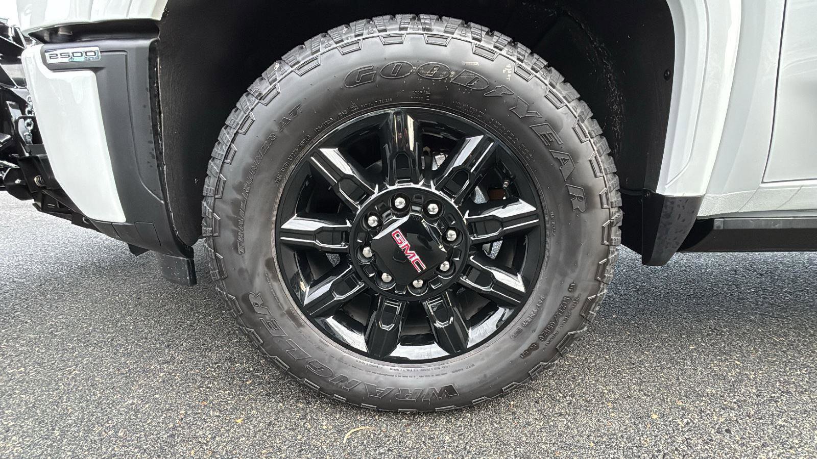 New 2026 GMC Sierra 2500 AT4 w/ AT4 Premium Plus Package image 12